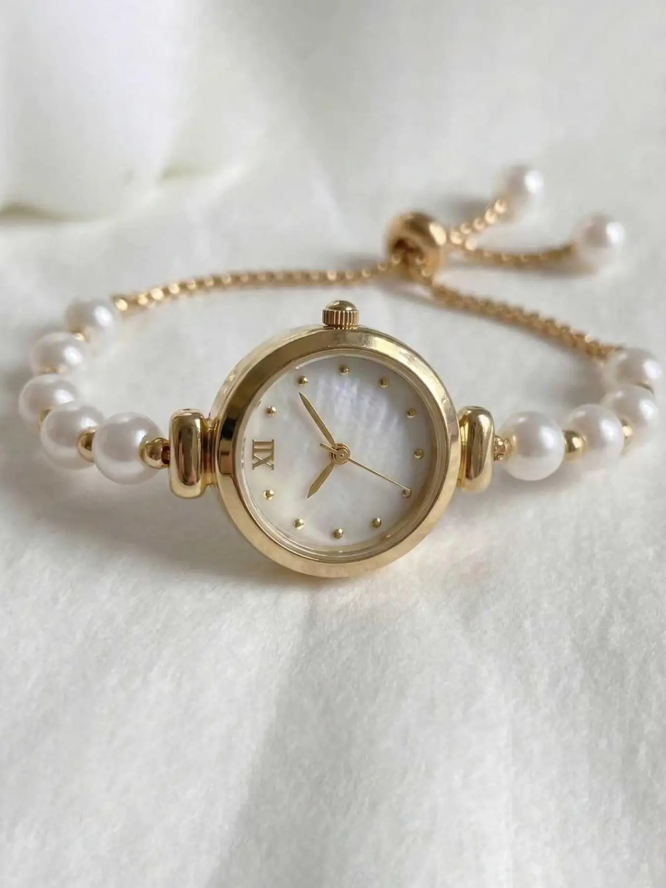 French Mother-Of-Pearl Pearl Jewelry Bracelet Watch for Women, Luxury Fashion Adjustable Quartz Analog Watch, Elegant Analog Dial Gift for Her