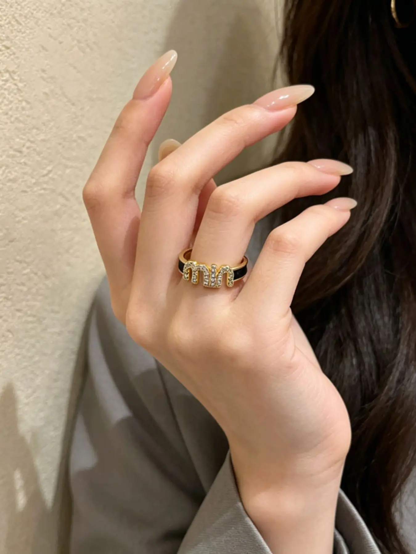 Vintage Letter Rhinestone Ring, Luxury College Style, Copper Material, Enamel, Full Diamond Letter Design, Casual Everyday Jewelry