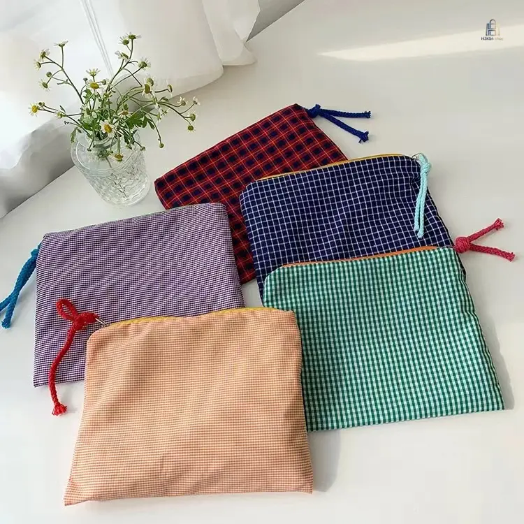 Retro Color Block Grid Cotton Cloth Makeup Bag, Compact Travel Ready Pouch with a Trendy Asexual Look for Daily Use and Business Trips