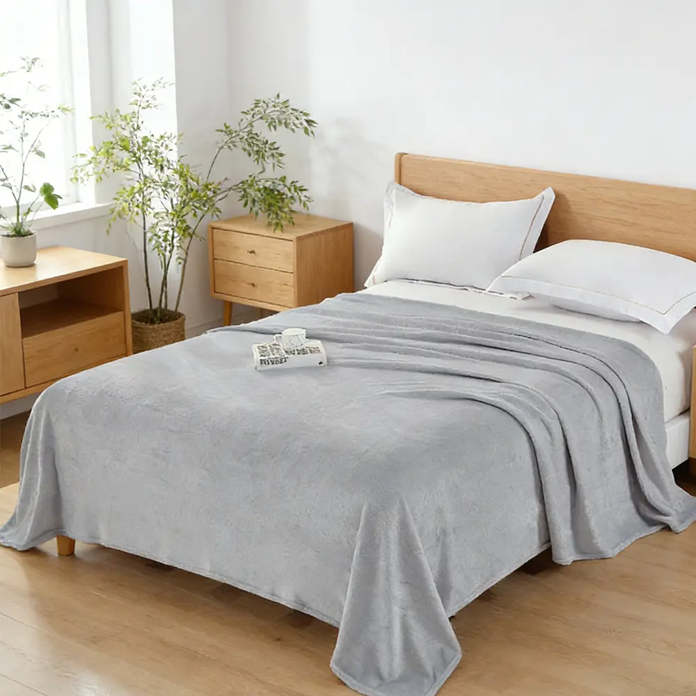 Luxury Soft Fleece Blanket, Cozy Throw Blanket for Couch Bed, Warm Home Blanket for All Seasons