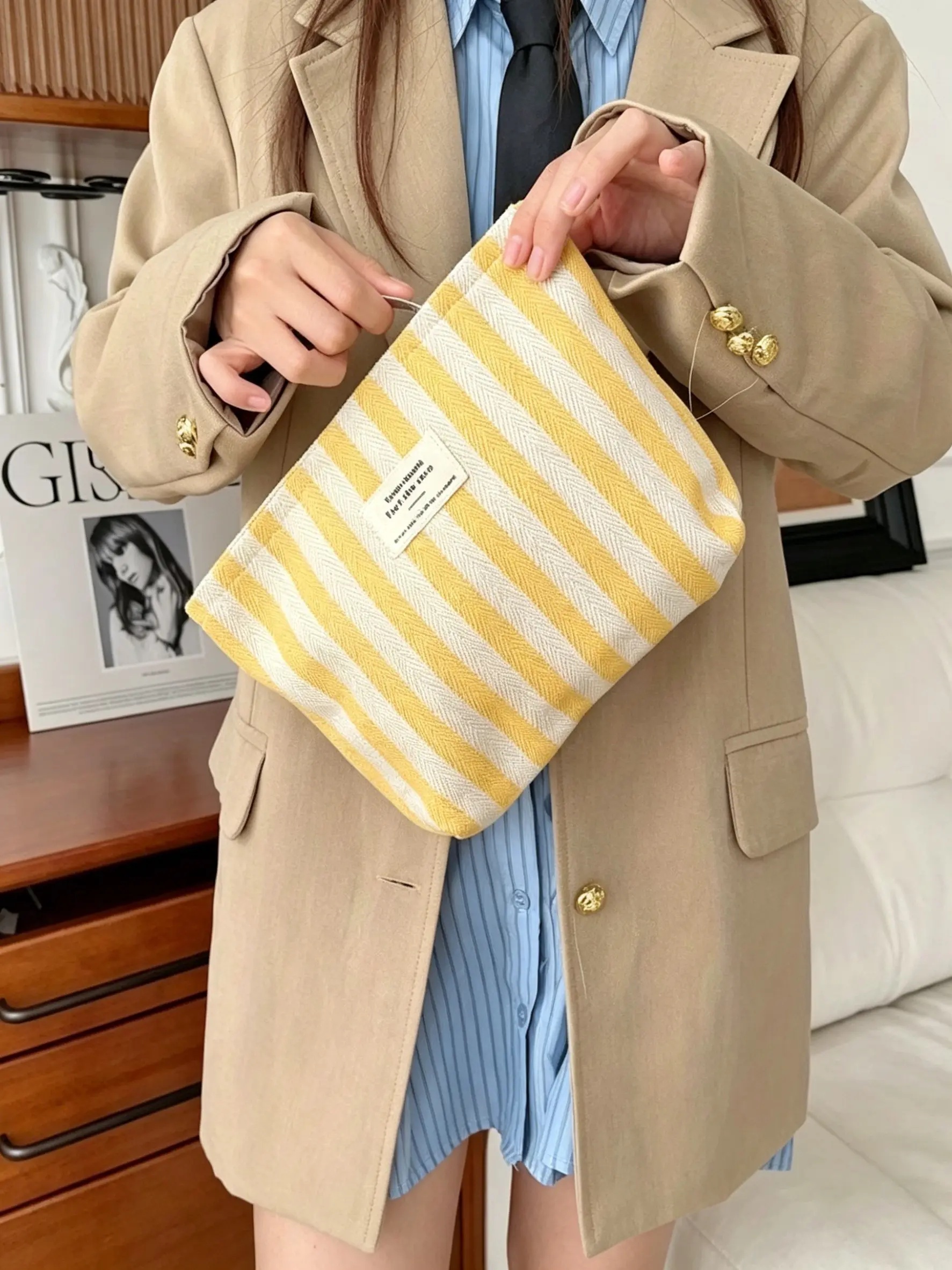 1pc Embroidered Makeup Bag, Striped Large Capacity Zipper Organizer Pouch, Portable Travel Storage Bag, Handheld Daily Utility Pouch, Portable Cosmetic Pouch, Cosmetic Bags, Travel Beauty Bag
