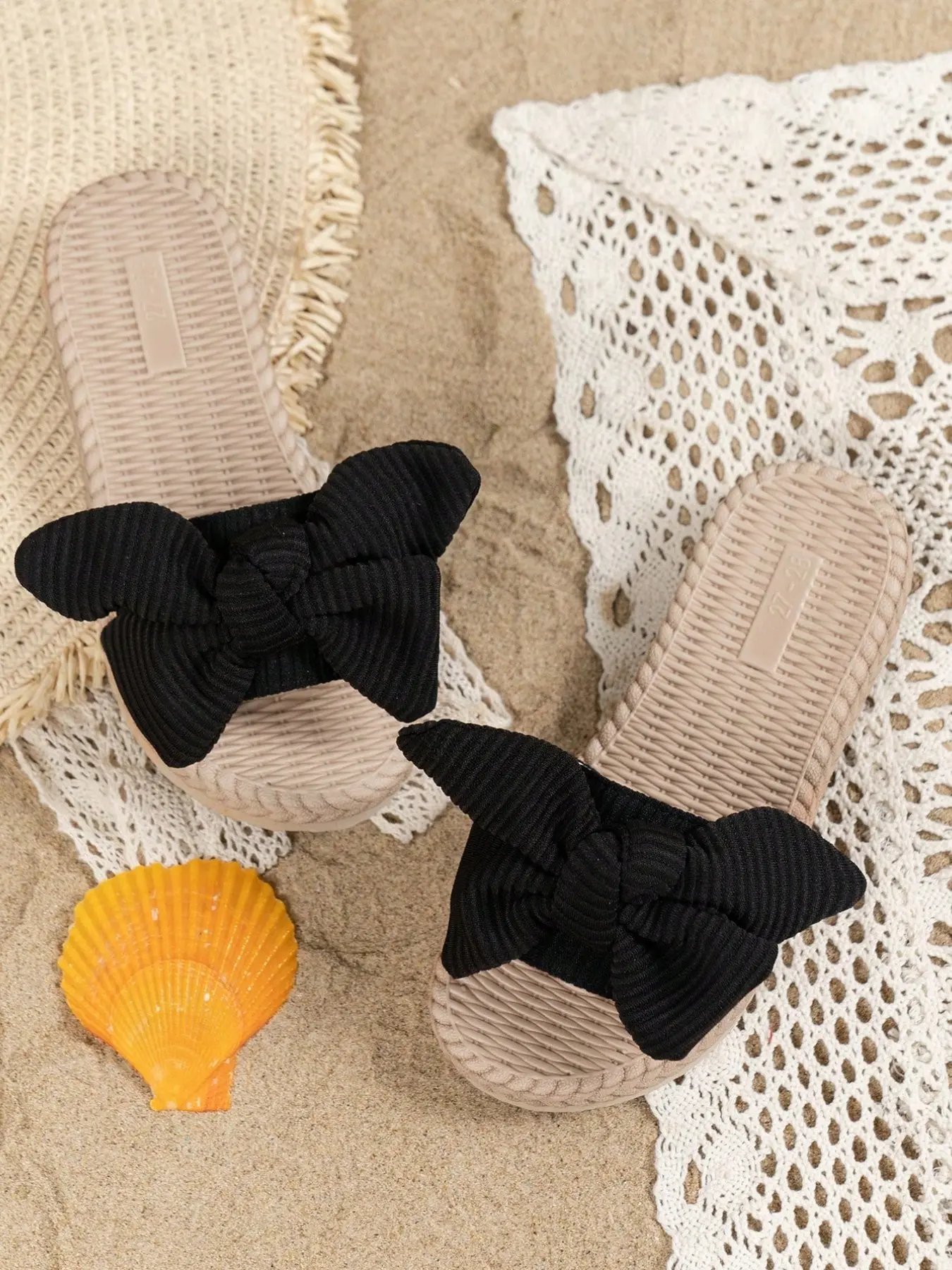 Girls' Lightweight Striped Fabric Butterfly Knot Flat Beach Sandals, Fashionable Outdoor Wear, Comfortable for Indoor and Beach Play
