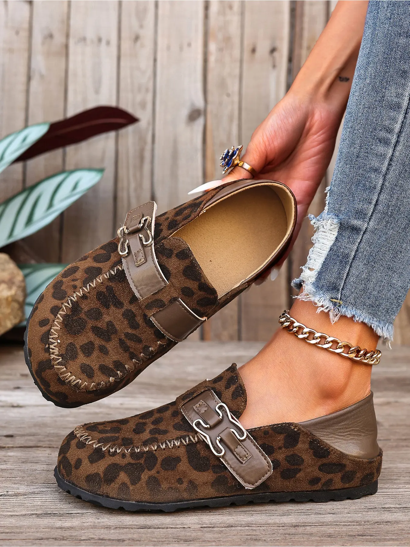 Women Vintage Leopard Print Loafers Suede Moccasin Shoes Slip On Buckle Mule Flat Leopard Flats Anti-Slip Driving Shoes Autumn Winter Outfit Thanksgiving Christmas Gift