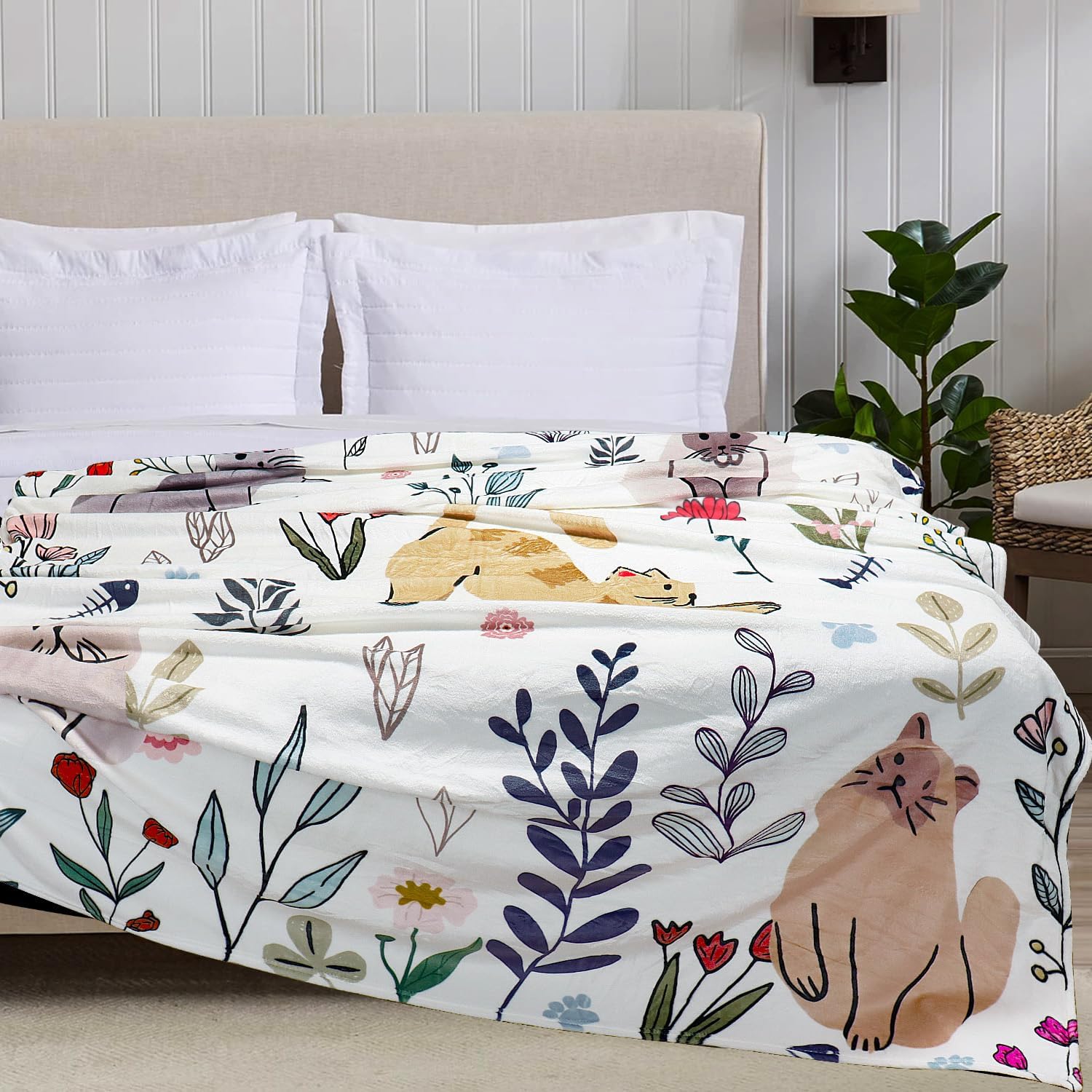 Cat Throw Blanket Floral Flower Blankets Gift for Cat Lover Throw Blanket Cats Themed Flannel Cozy Fuzzy Plush Blankets for Bed Chair Couch 50" X 60"