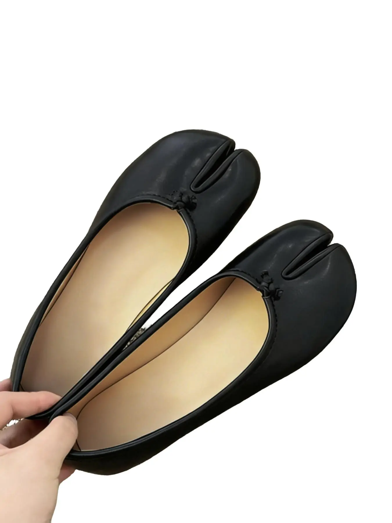 Tabi Toe Shoes, Y2K Style, Coquette Sweet Style, Balletcore Fashion, PU Leather, Slip-On, All Seasons, Cute Design, Batch Number Sjb001