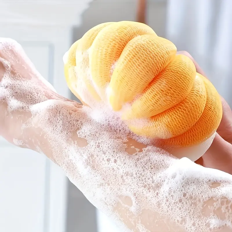 Pumpkin-shaped shower ball, double-layer soft, does not easily disperse. Double-layer soft net shower bag, rich foam balls, durable and not likely to fall off. High-quality bathroom accessories for daily use by men and women for showers.