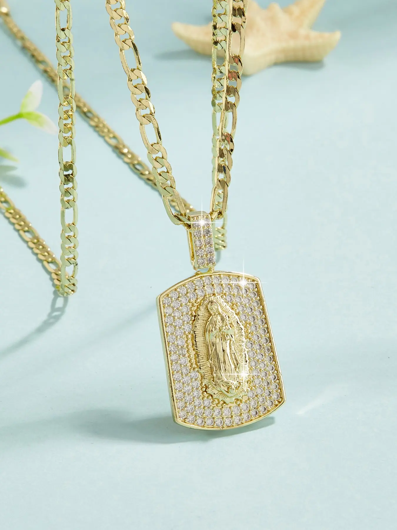 Fashionable Hip-Hop Virgin Mary Pendant Necklace, Luxurious Copper Gold-Plated Christian Jewelry, Unisex Gift for All Seasons