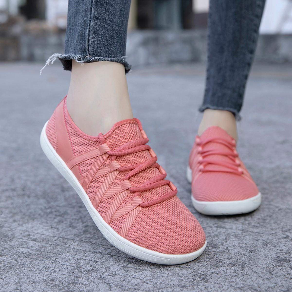 Women's Barefoot Style Zero Drop Non Slip Sneakers Wide Toe Box Slip On Low Top Casual Trainers for Beach Outdoor Running Walking Lightweight Flexible Comfort Fit Shoes