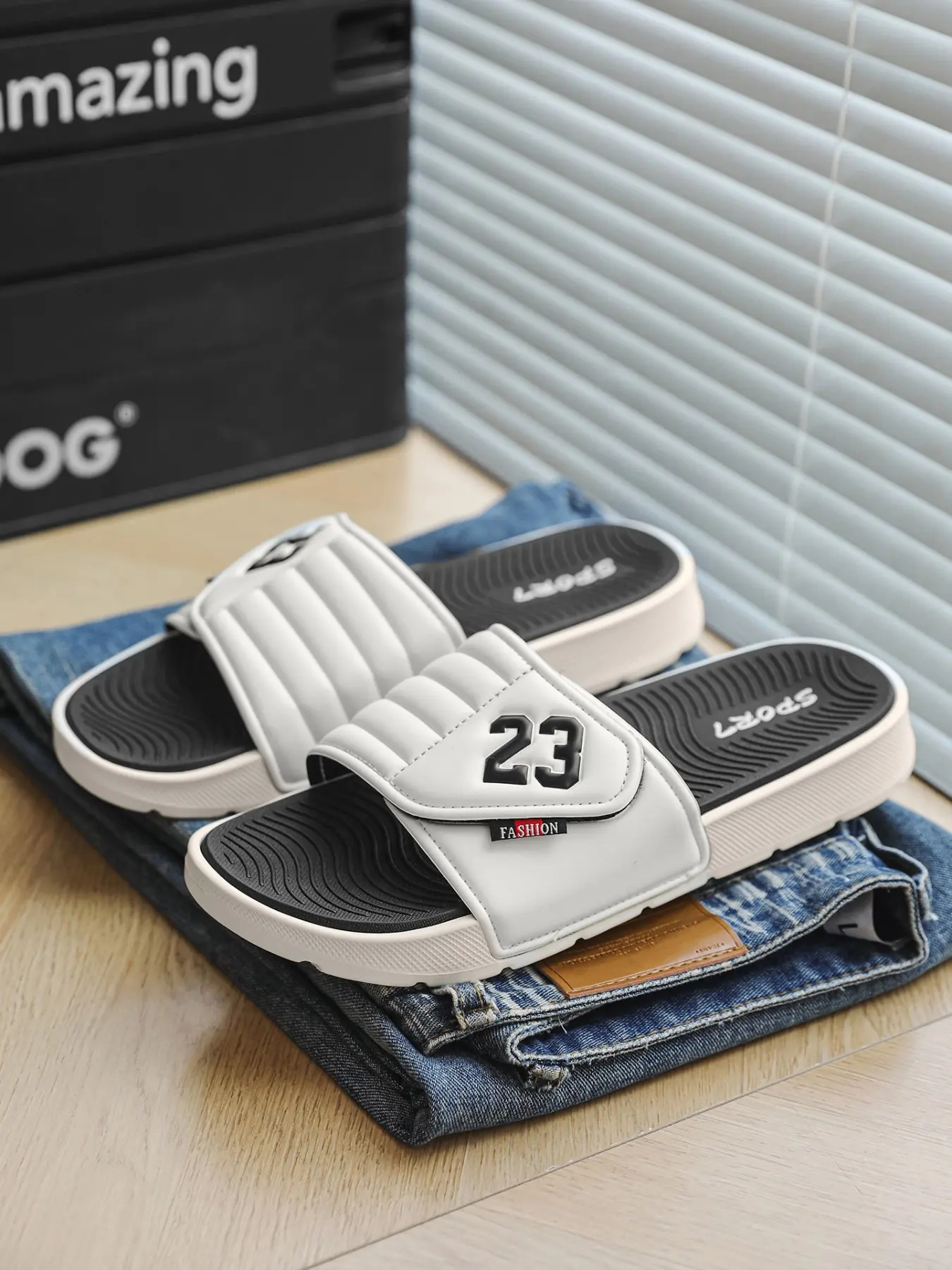 Men's Stylish Flat Home and Bathroom Slippers with Soft Sole for Outdoor and Beach Use, Plus Size Men's Comfort Casual Slides