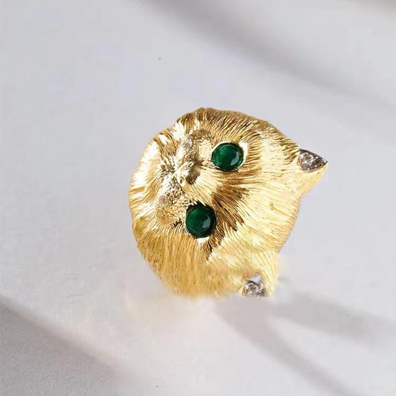 Ins Style Cat Ring for Women – Simple Design with Embedded Synthetic Diamonds – French Vintage-Inspired Textured Gold Carving – Versatile and Chic Accessory