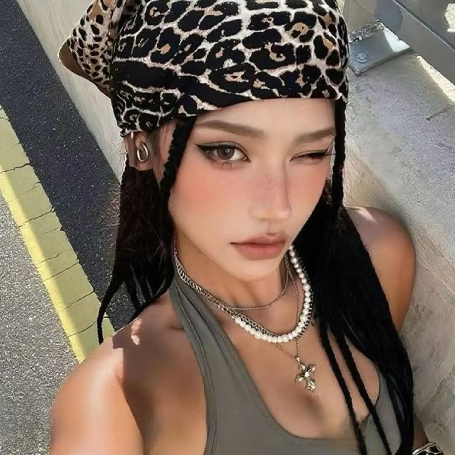 Trendy Sparkling Rhinestone Leopard Triangle Head Wrap, Y2K Streetwear Bandana Headscarf For Girls Daily & Club Wear
