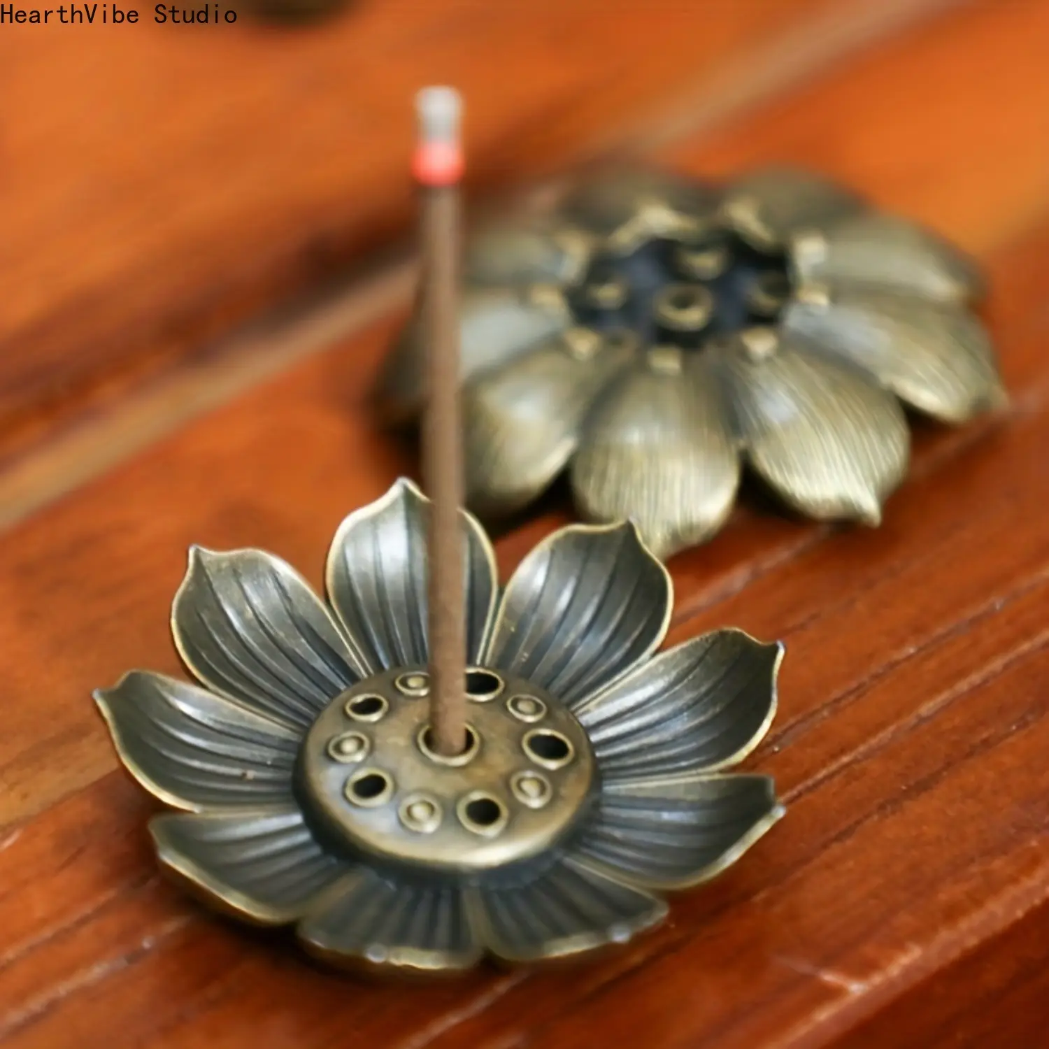 1pc Mini Bronze Lotus Incense Holder - Lotus Censer - Alloy Material, Multi-Hole Design, Suitable for Home Decoration And Meditation, Six-Hole Lotus-Bronze