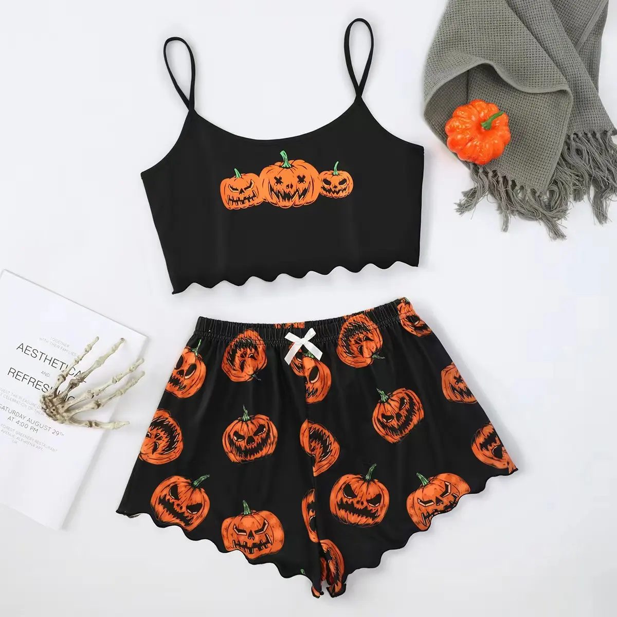 Women Halloween Pumpkin Print Pajama Set, Scalloped Wavy‑Trim Cami Top & Elastic Waist Shorts, 2‑Piece Casual Loungewear Sleep Set for Halloween Theme