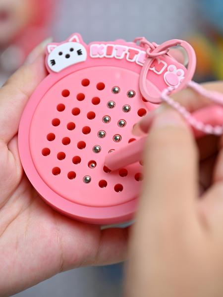 Creative Stress Relief Keychain, Magnetic Drawing Board with Pen, Fun Cute Cat Design, Portable Bag Charm, Perfect Party Gift Idea, Stylish Keychain