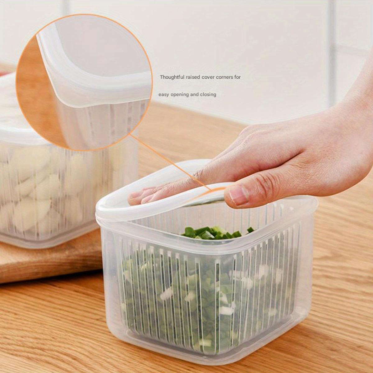 Large Capacity Storage Box for Fruits And Vegetables in The Fridge, Featuring a Quick Drain And a Lid