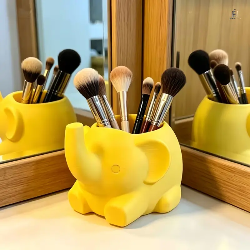 Cute Elephant Desk Pen Holder, Popular Cartoon Desktop Storage Organizer, Multi-function Pencil Cup Makeup Brush Container, Lovely Table Decor for Office Bedroom Study