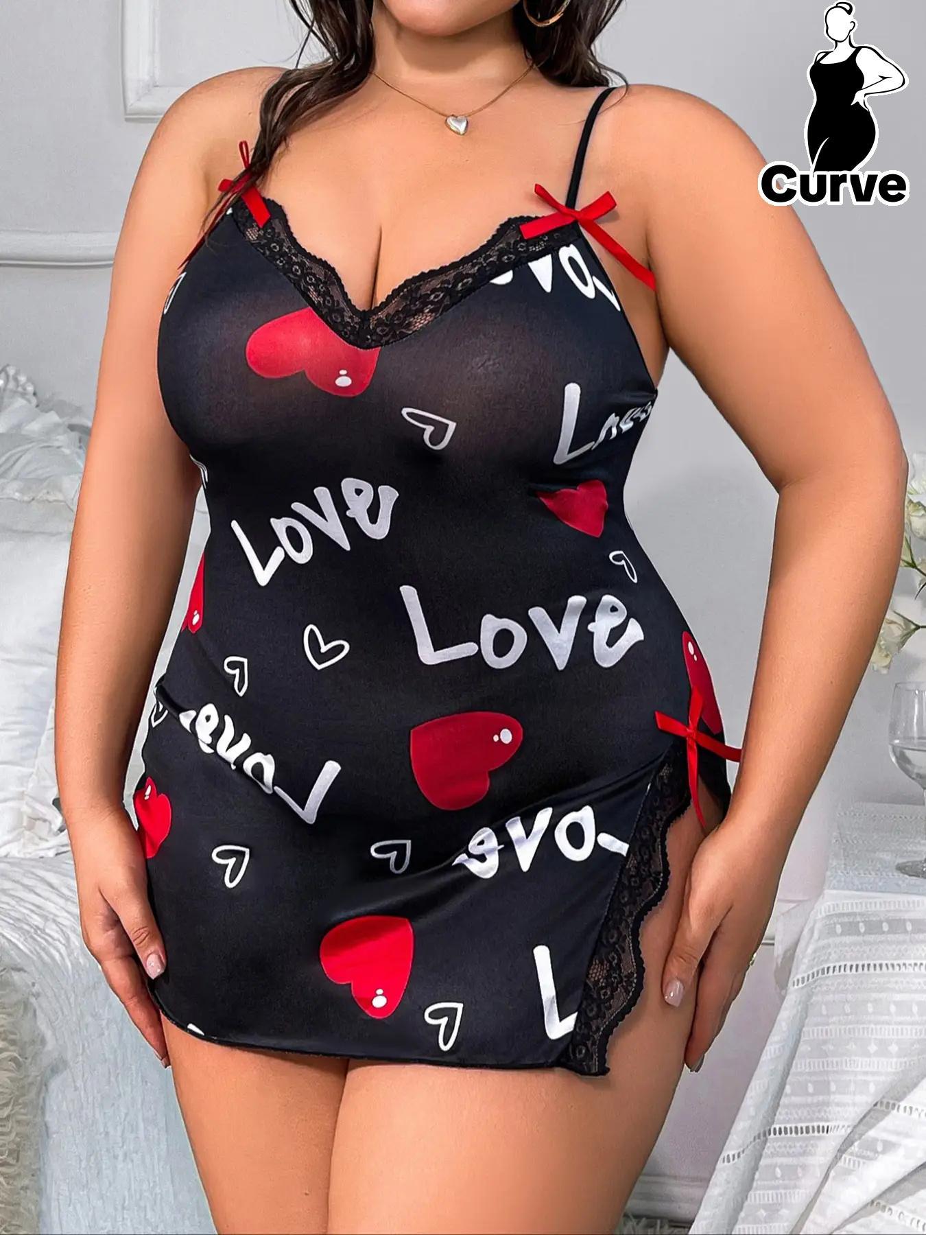 【Plus Size】 Women's Heart & Letter Print Contrast Lace Bow Decor Fitted Spaghetti Strap Nightdress, Split Thigh Cami Nightgown, Women's Plus Sleepwear & Homewear for Summer, Dresses for Women, Summer Wear 2024
