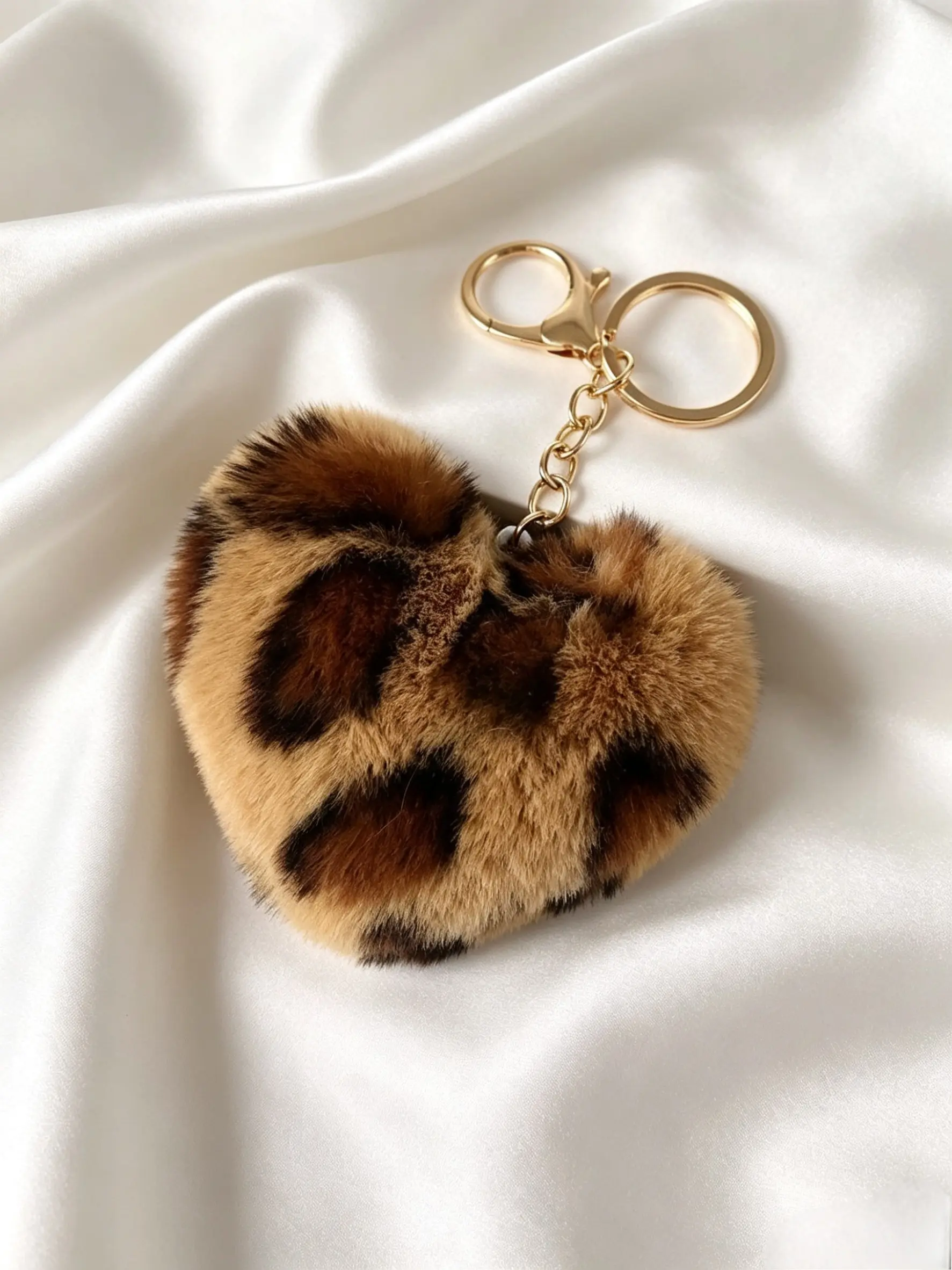 Leopard Print Heart-Shaped Bag Charms Keychains, Cute Key Chain Accessories for Women, Fluffy Tote Pendant, Car Bag Charm, Fuzzy Keychain, Heart Design Keychain, Keychain For Purse