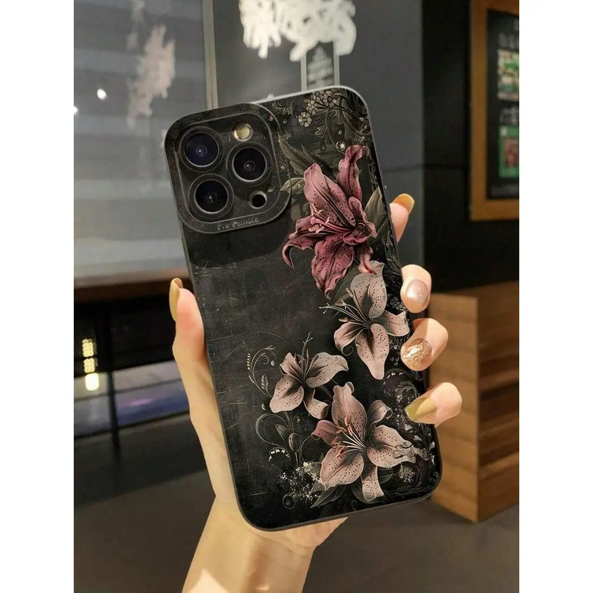 1Pc Vintage Floral Black Background Protective Phone Case Compatible With Apple /Compatible With Galaxy/Compatible With Infinix/Compatible With Redmi/Compatible With OPPO/Compatible With VIVO/Compatible With Realme,International Version, Not The Domestic