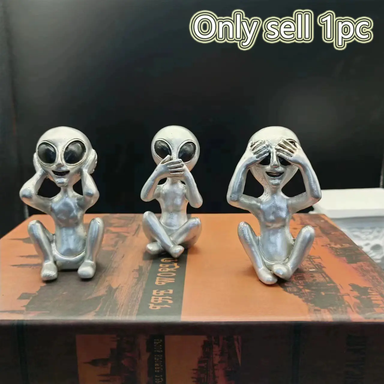 Cute Alien Resin Ornament, 1pc Home Decor Figurine for Sci-Fi Enthusiasts, Ideal for Indoor & Outdoor Garden Decoration