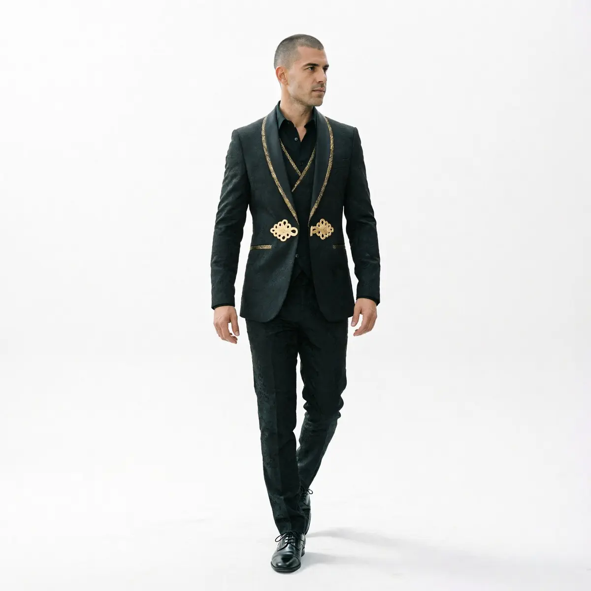 Men's Slim Fit Paisley Patterned 3-Piece Suit Set with Gold Embroidered Lapels and Pocket Squares for Formal Occasions