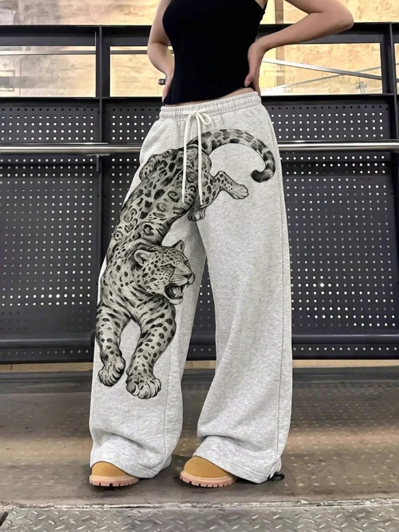 Vintage Sketch Leopard Big Graphic Print Heather Gray Wide Leg Sweatpants Women Elastic Drawstring High Waist Loose Oversized Baggy Trousers Hip Hop Gothic Streetwear Casual Floor Length Pants