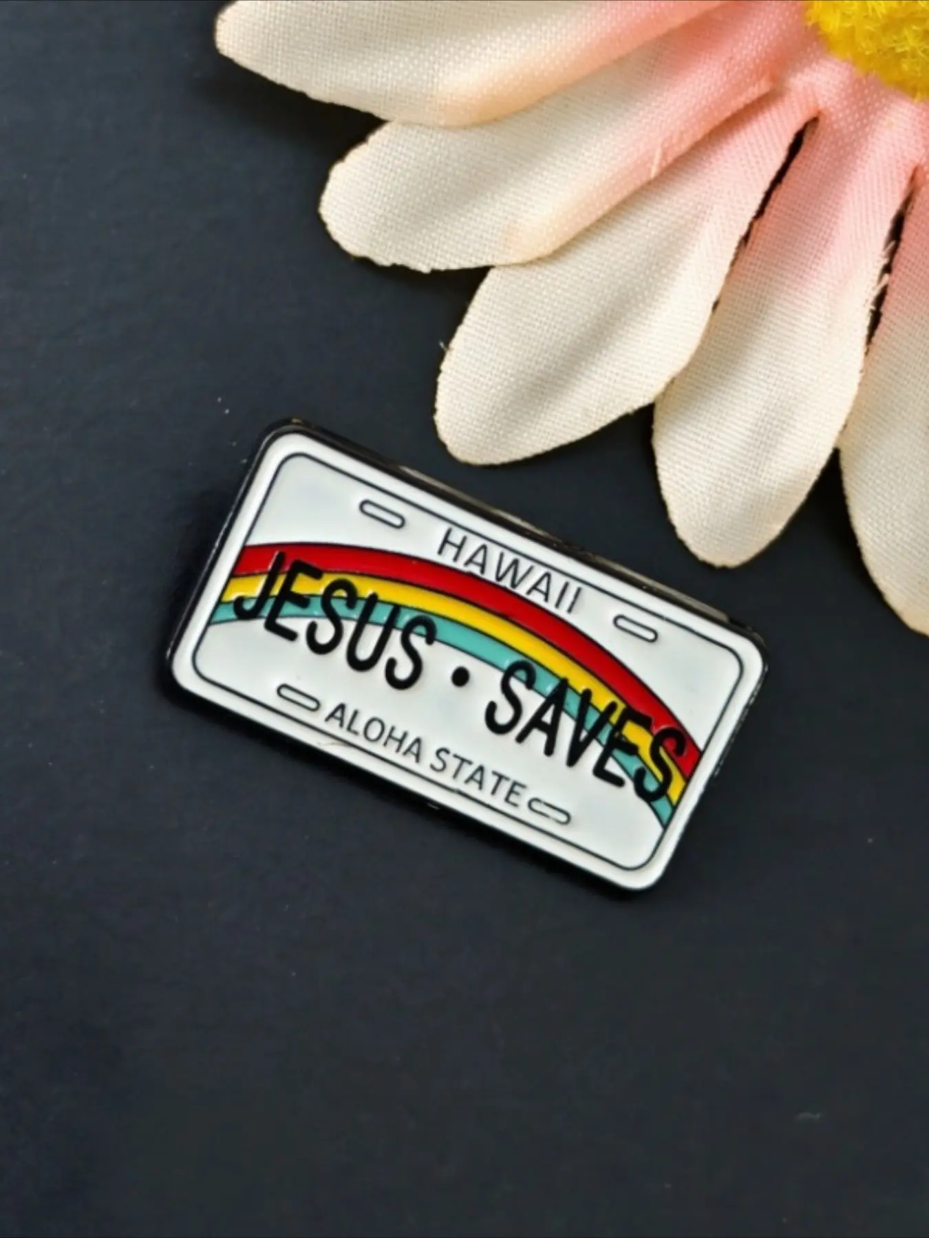 Hawaii Aloha State License Plate Enamel Pin, Rainbow Jesus Saves Slogan Lapel Badge, Retro Christian Faith Pin for Backpack Jacket Hat, Religious Gift For Believers Beach Lovers, Enamel Lapel Pins