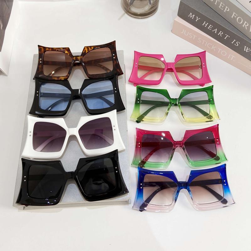 Oversized Gradient  for Women And Men – Green To Clear Frame, Anti-Reflective Lenses, Lightweight Metal Hinge, Stylish Eyewear for Parties, Photography, And Street Style Vintage Tortoiseshell  outdoor glass uv400 lens blinged sunglasses fall ses