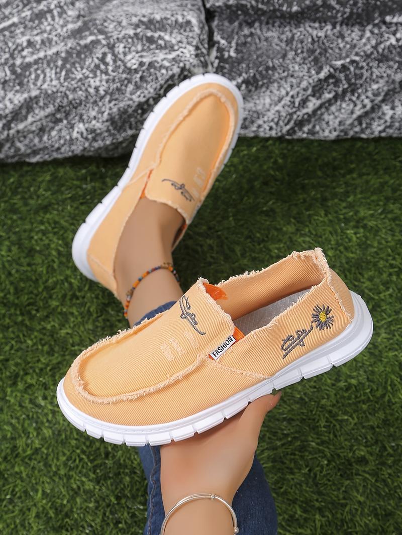 Men'S And Women'S Casual Loafers with Floral Embroidery- Made of Soft Fabrics, Featuring Non- Slip Rubber Soles, Lightweight And Comfortable for All Seasons. Casual Footwear |   Floral Embroidered Shoes |   Rubber- Soled Shoes
