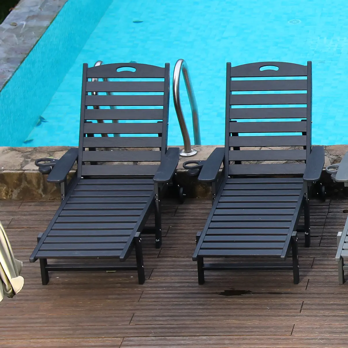 Outdoor HDPE Plastic Chaise Lounge Chair - 4 Recline Angles, 360lb Capacity, Weather-Resistant Wood-Grain Look, Easy-Move Rollers for Pool, Patio
