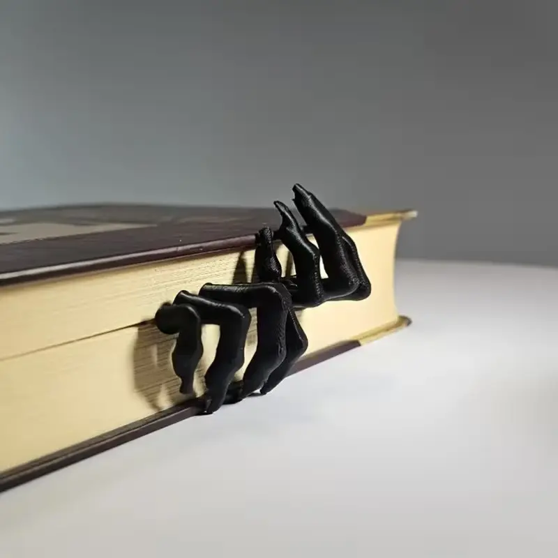 Creepy Thriller Demon Claw Resin Bookmark - Personalized Cool Horror Monster Hand Bookmark for Book Lovers, Halloween Bookshelf Decoration for Shelf and Desk
