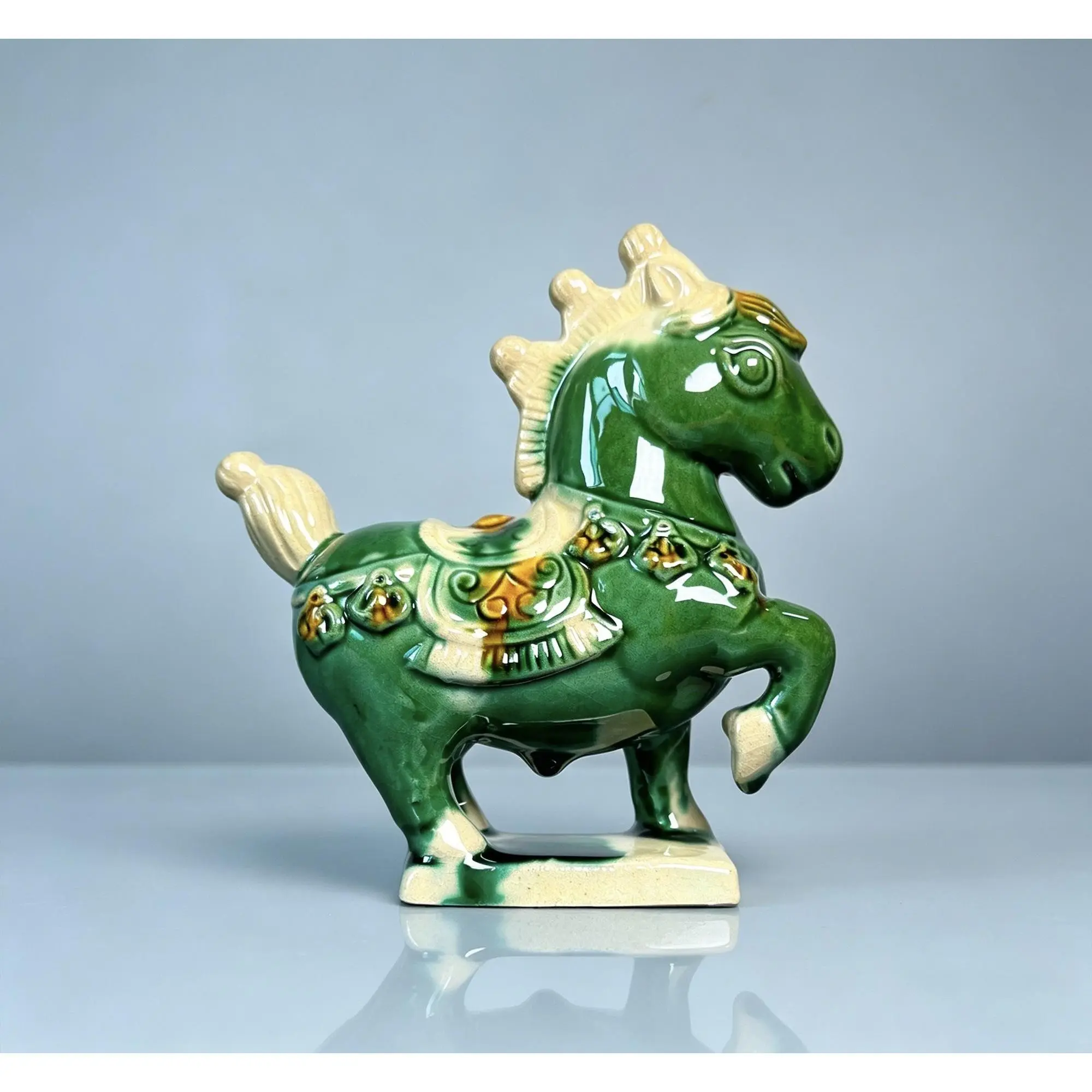 New Ceramic Horse Animal-Shaped Figurine, Home Decor, Room Decor for Living Rooms & Offices