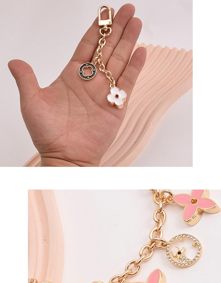 Bag chain decorative accessory with four-leaf clover element, chain pendant, hardware accessory, chain ornament