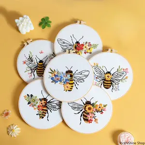Bee Embroidery DIY Kit, Original 3D Floral Bee Stitching Material Pack, Hand Embroidery Hoop Set for Beginners, Printed Fabric Craft Kit, Home Decor & Gift Idea