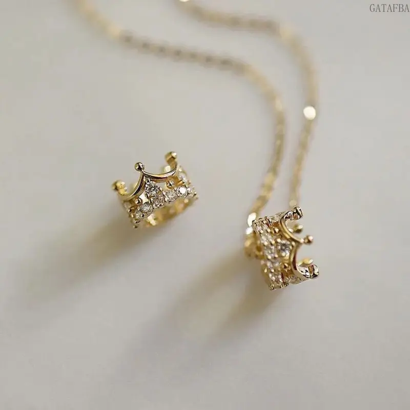 Unisex Year-Round Rhinestone 3D Crown Choker Necklace - Choker Length, Queen Theme Retro Unique Neck Jewelry for Sports & Outdoor Dresses