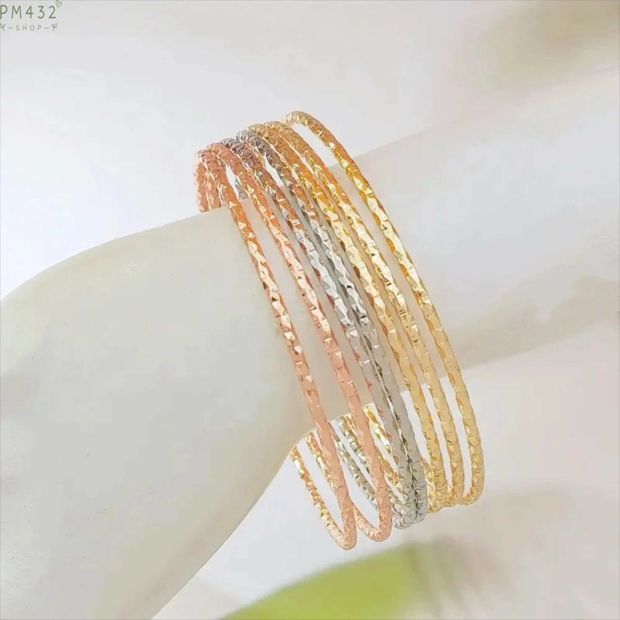 7Pcs Stackable Bangle Bracelets for Women, Gold Silver Rose Gold Diamond Cut Thin Bangles Set, Sparkling Textured Layered Wrist Jewelry, Trendy Minimalist Fashion Bracelet Gift for Wedding, Party & Everyday Wear