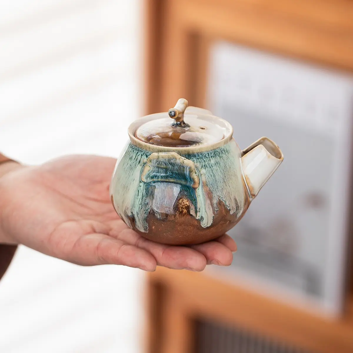 Handmade Ceramic Tea Pot 180ML, Single Teapot, Handcrafted Glazed Porcelain, Perfect for Brewing Loose Leaf Tea, Elegant Design