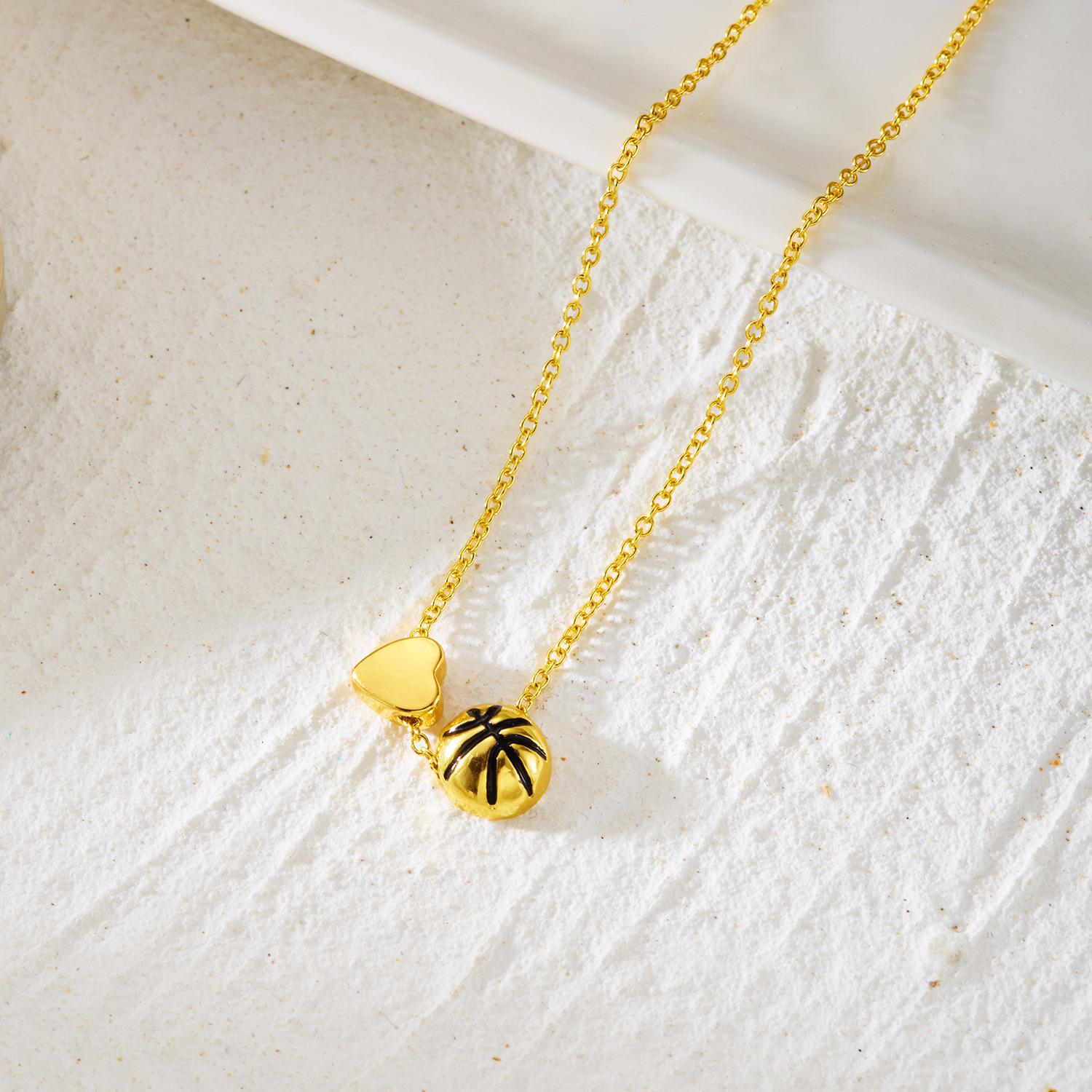 Minimalist Sports Alloy Heart Basketball Volleyball Pendant Necklace, Daily Wear Versatile Paper Card Chain, Fashionable Accessory