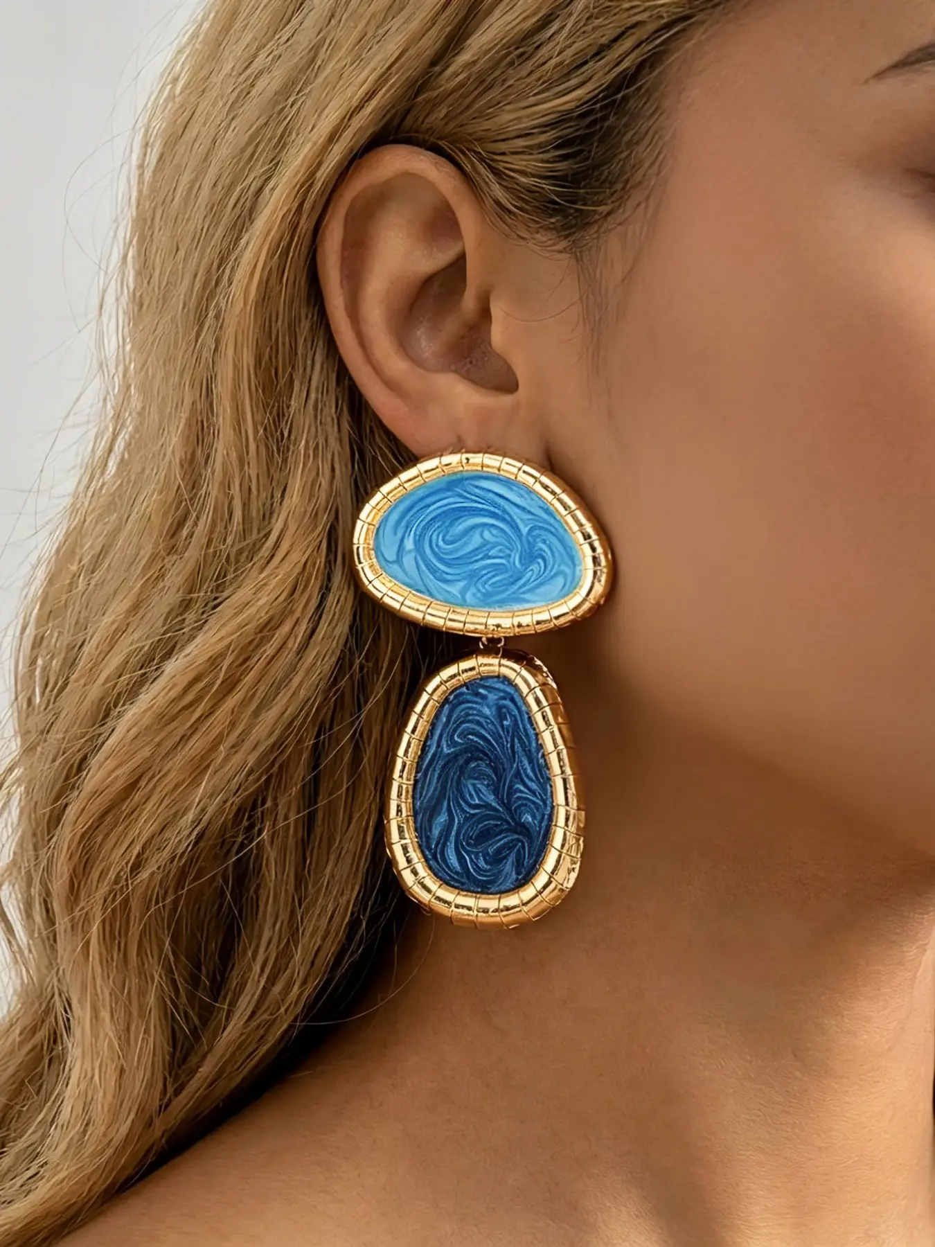 European and American Style Irregular Drip Earrings, High-End Exaggerated Large Ear Cuffs, Chunky Statement Earrings, Versatile Party Jewelry, Fashionable Accessories