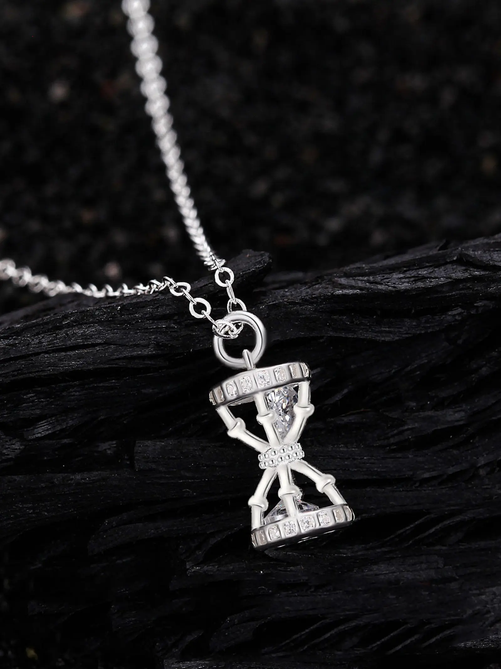 Women's Silver Color Necklace with Zirconia, Fashionable Hourglass Pendant, Elegant Lockbone Chain, Versatile Jewelry for All Seasons