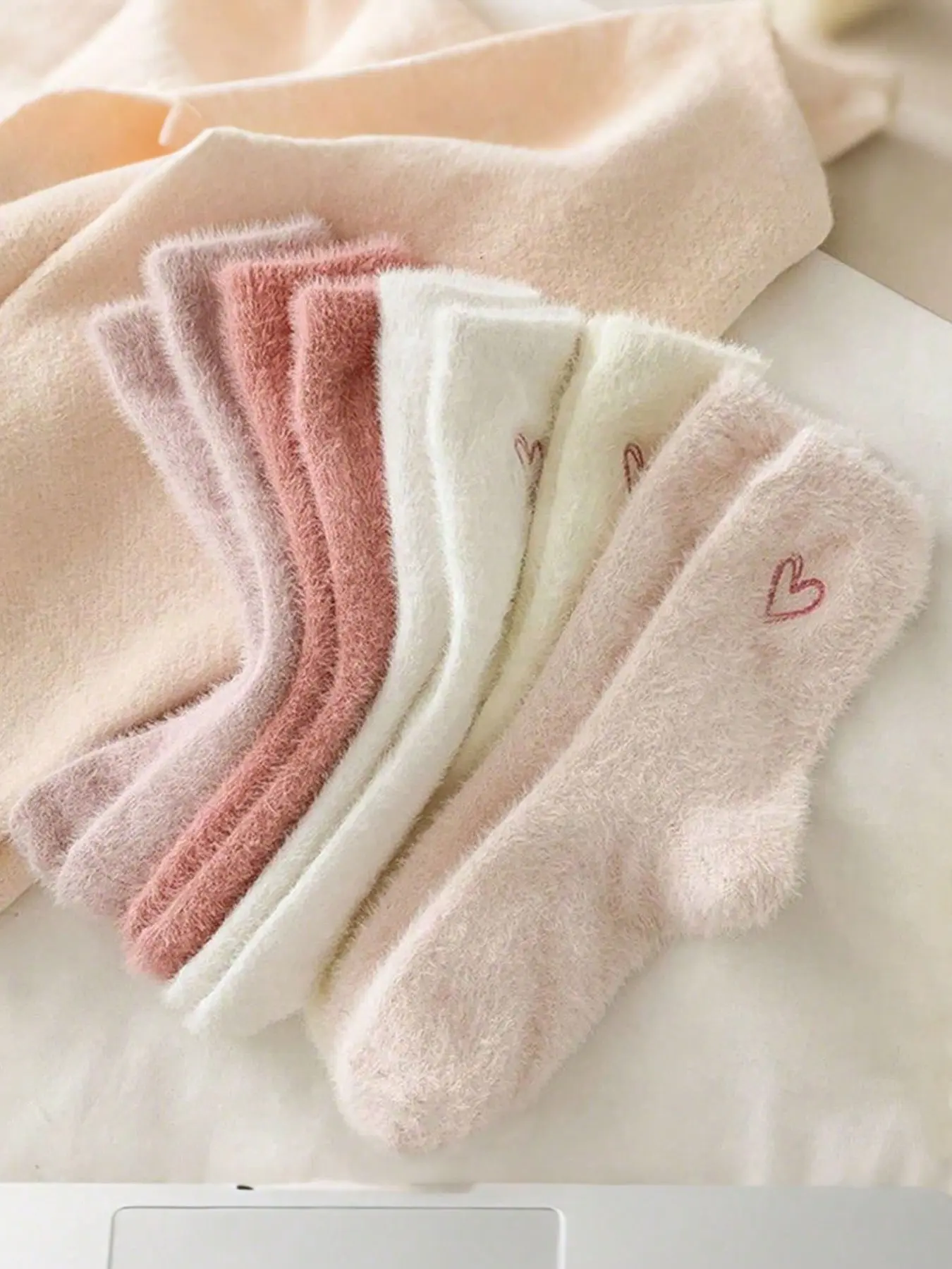 5 Pairs Womens Cozy Cute Warm Fuzzy Socks Solid Pink Color Crew Socks Soft Plush Stretchy Comfy Touch Thermal Winter Socks Fits Boots Sneakers Outfits Casual Socks