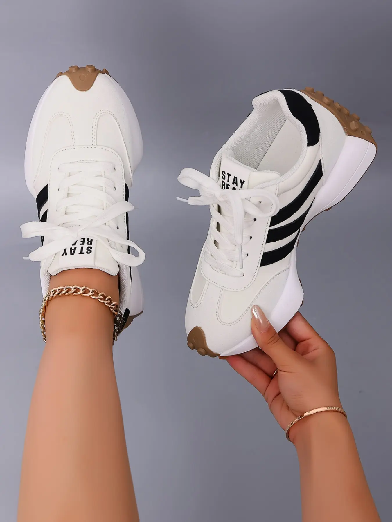 New Women's Sports Shoes for Spring and Fall, All Seasons Sneakers, Comfortable Breathable Casual Sneakers, Thick Sole Anti-Slip Pointed Toe Tie-Back Design