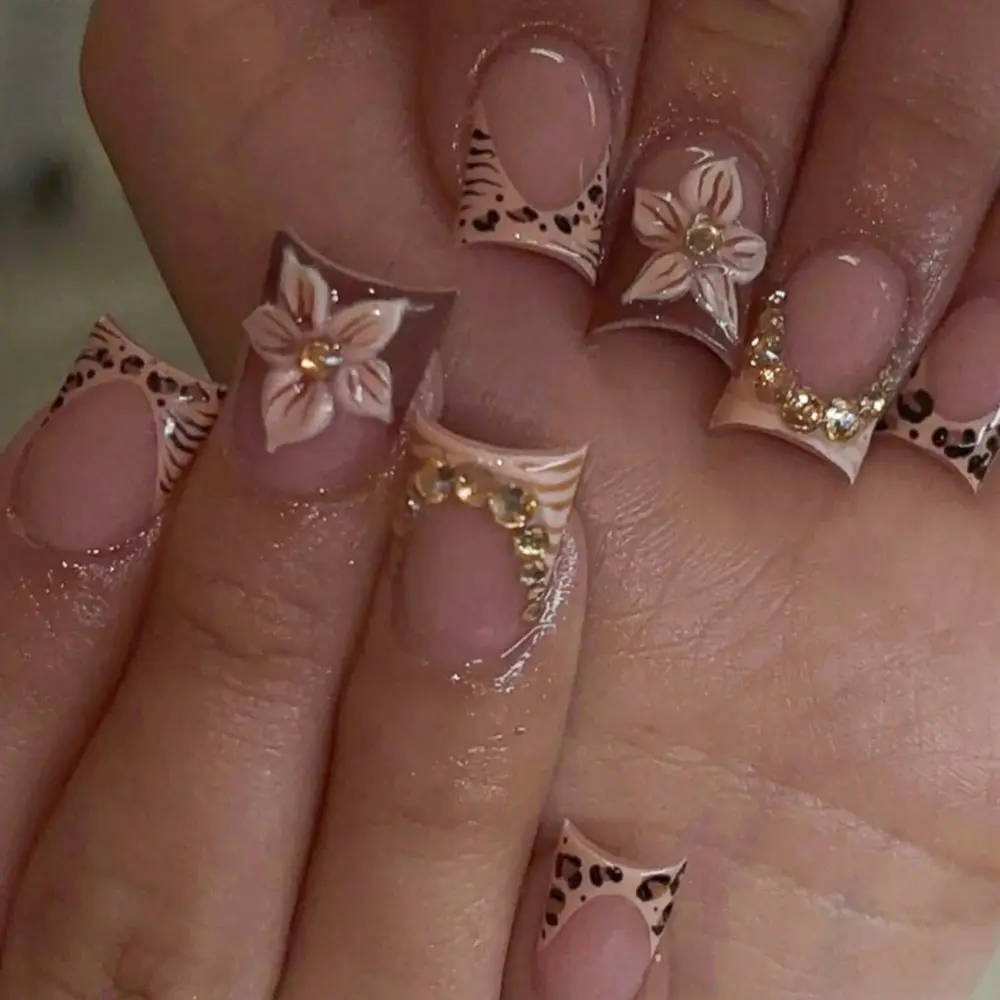 24pcs Medium-Length Square Nails, Nude Jelly Base, French Edge, Cream Animal Print, 3D Flowers, Rhinestones, Retro Party Nails, Nail Art Designs