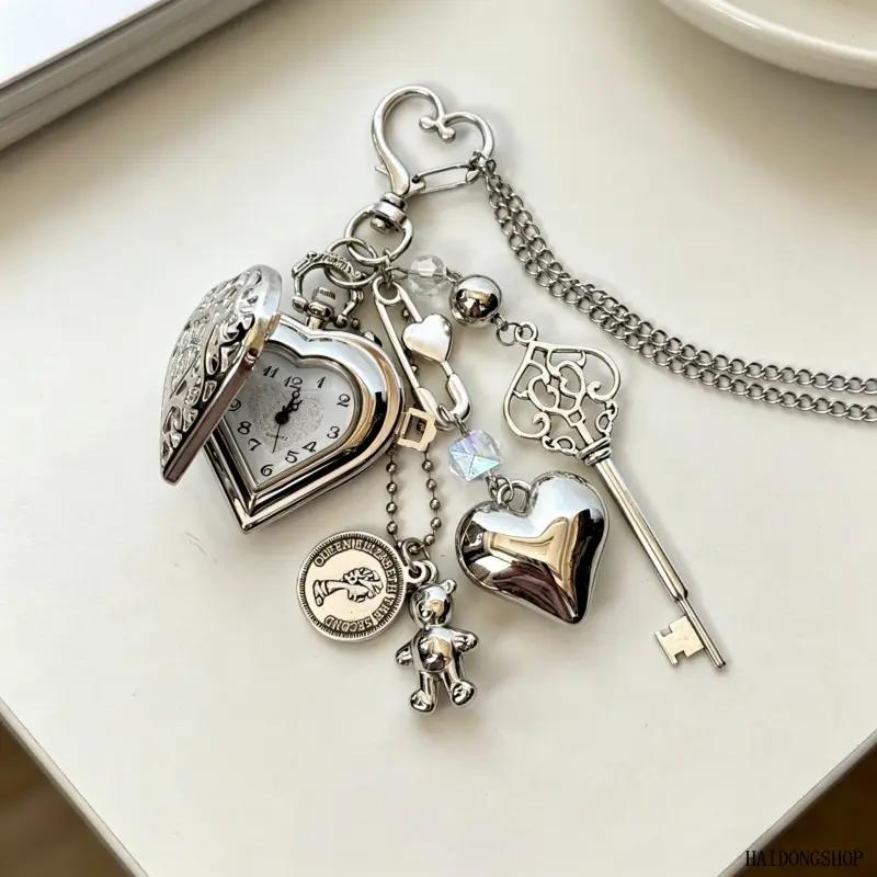 Dark Academia Retro Hollow Cutout Vintage Pocket Watch Bag Charm, Antique Old-Style Steampunk Keychain Pendant, Timeless Fashion Statement Accessory For Men Women Daily Handbag Casual Outfits,couple,