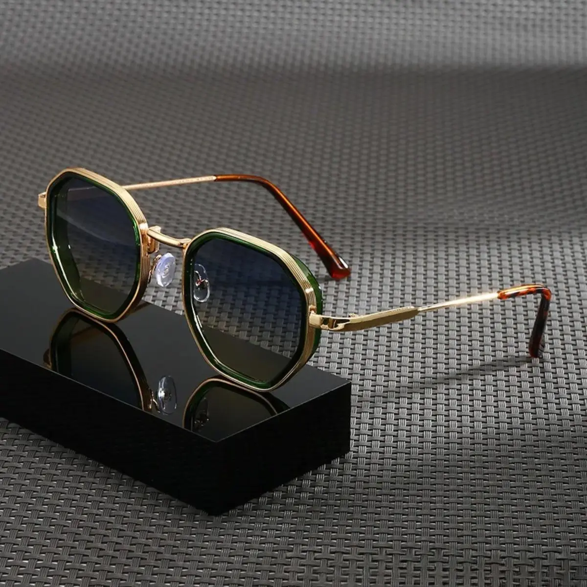 Unisex Steampunk Polygon Polarized Sunglasses, Full Rim Lightweight Alloy Frame Retro Futurism Shades, Funky Contemporary Fashion Eyewear For Men Women,Urban Street Style Music Festivals Daily Outdoor Outfits