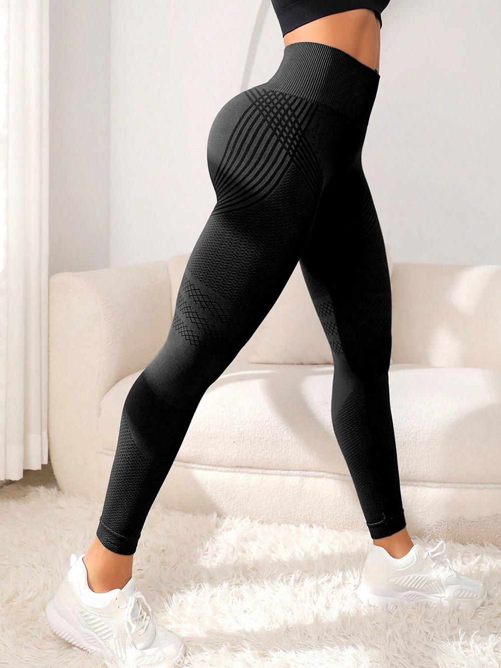 Seamless trendy tight-fitting sports leggings for women, high-waisted elastic fitness pants, running and yoga pants