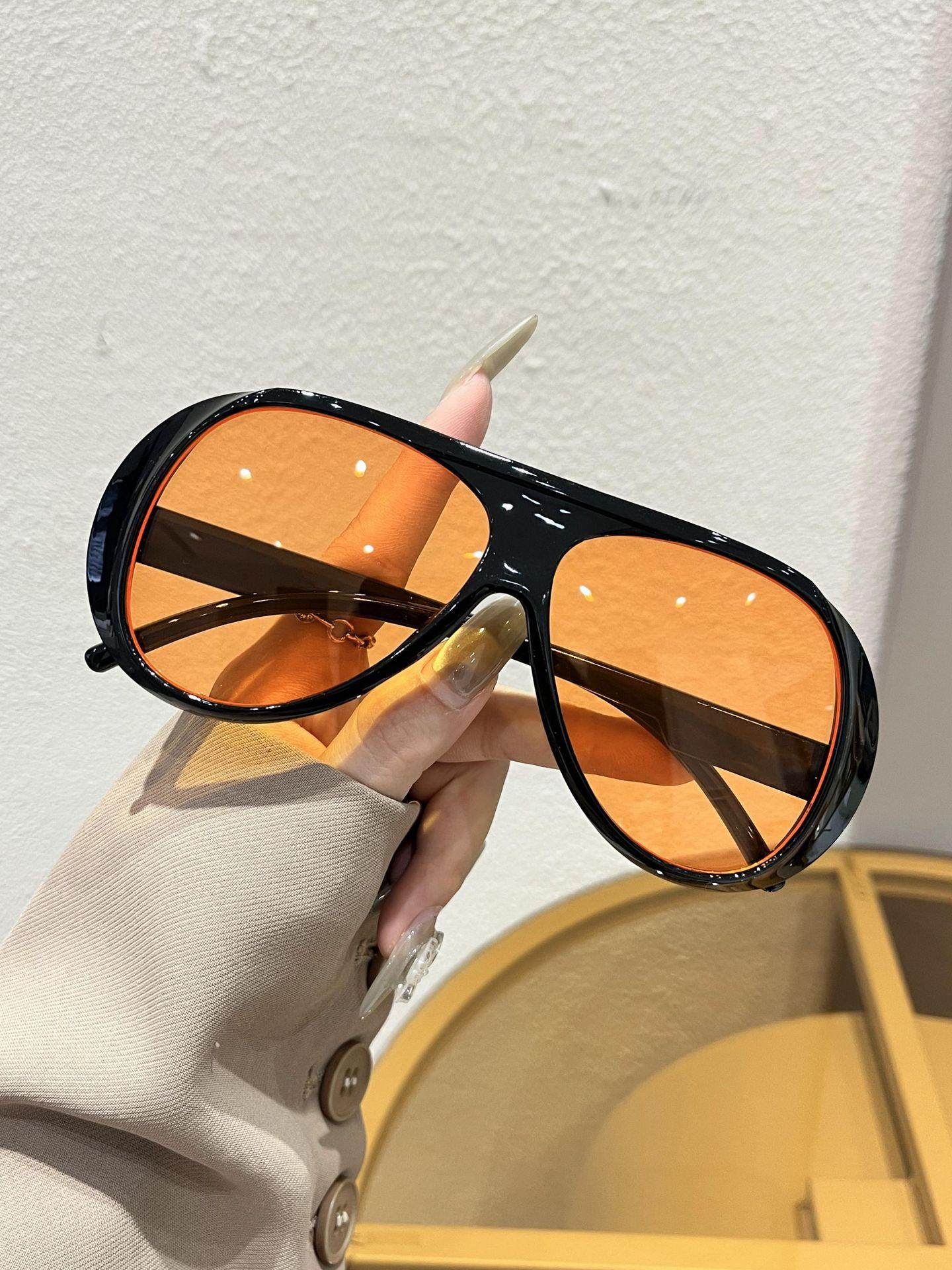 1PC Oversized Vintage Square Fashion Glasses – High-End Street Style Sunglasses for Women, Trendy Party & Beach Eyewear, Casual Summer Travel Accessories