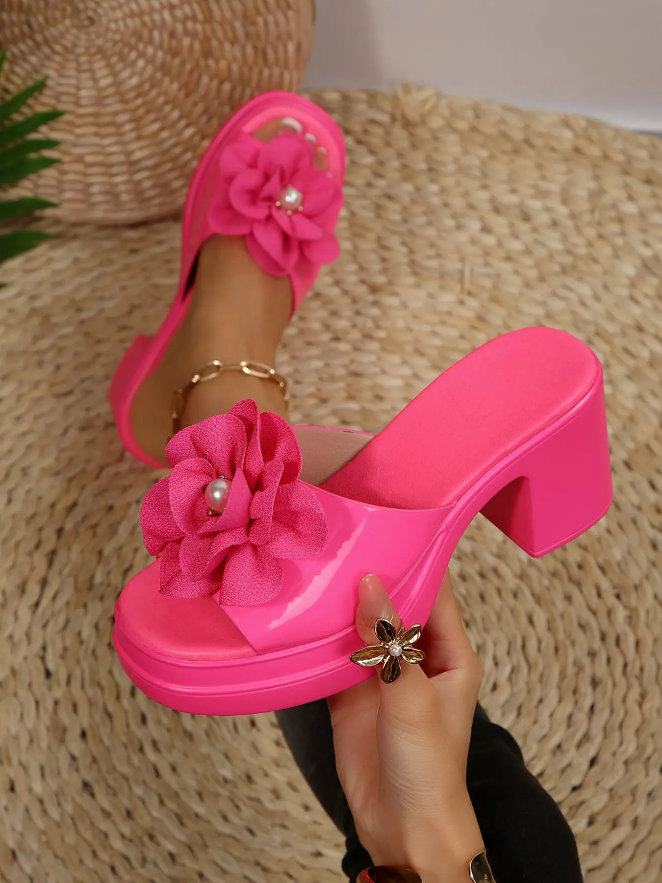 Women's Summer Waterproof Sandals, Fashion Floral Sandals, Floral Pattern, Wide Width, Elegant Style, PU Sole, Thick Heel, Beach & Vacation Shoes