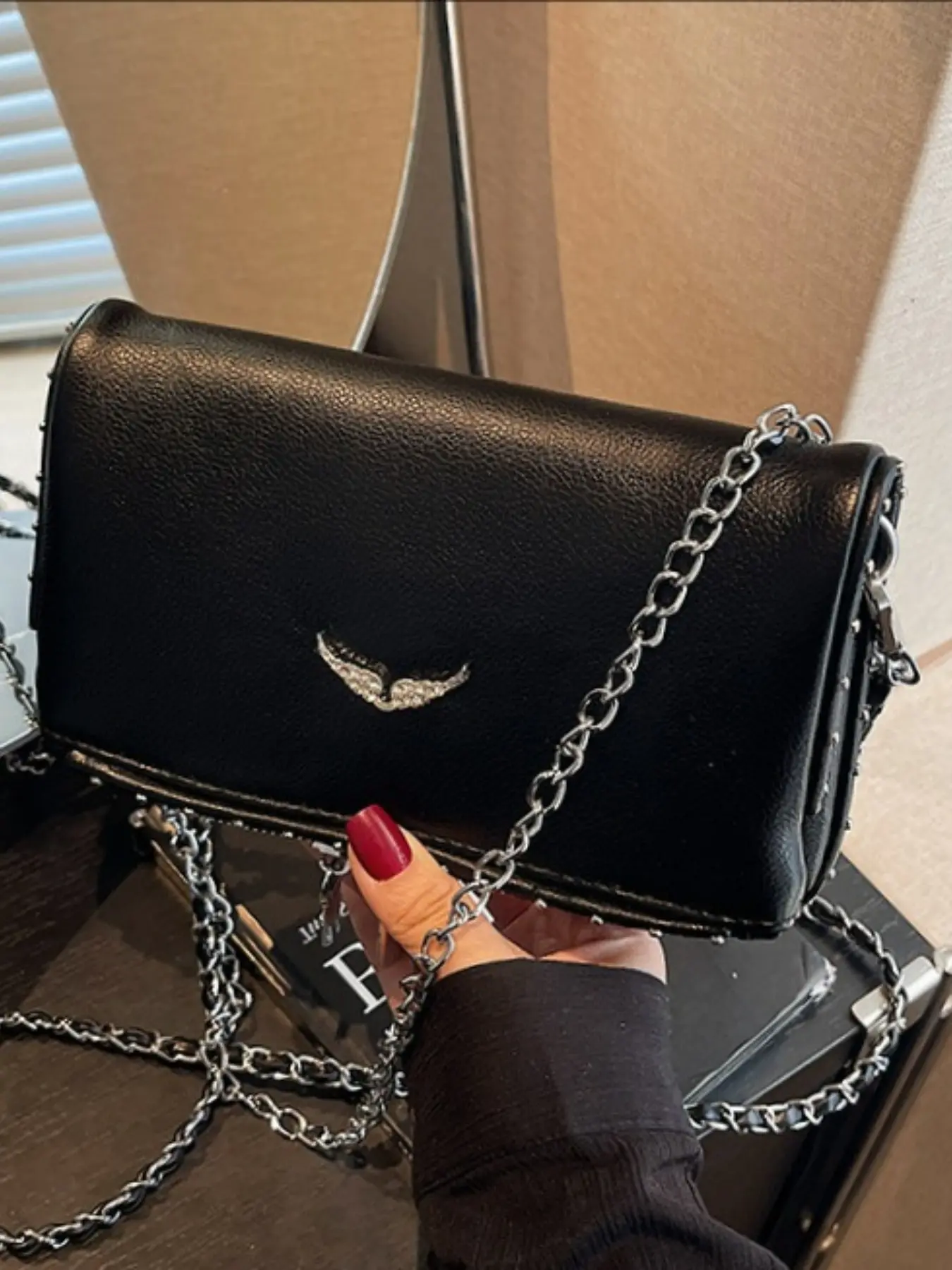 Women's Unique Handbag 2026 New Fashion Versatile Chain Shoulder Bag, Simple Crossbody Small Square Bag, Stylish and Practical, Chain Handbags