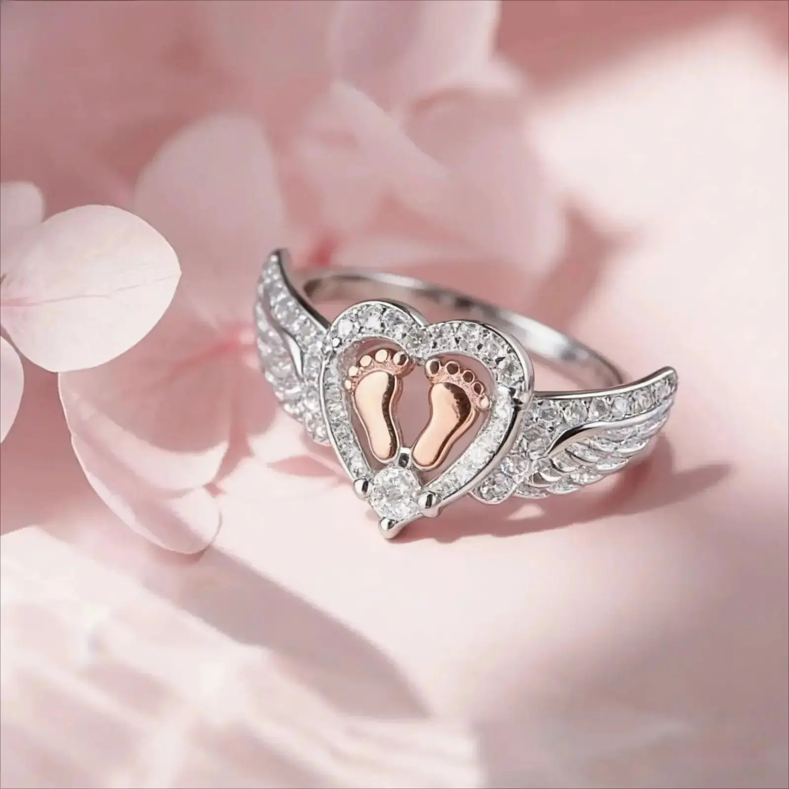 Women Sentimental Commemorative Ring, Angel Wing Heart Baby Footprint Design Inlaid Crystal Ring, Memorial Keepsake Jewelry, Thoughtful Gift for Mom Birthday Christmas Holiday